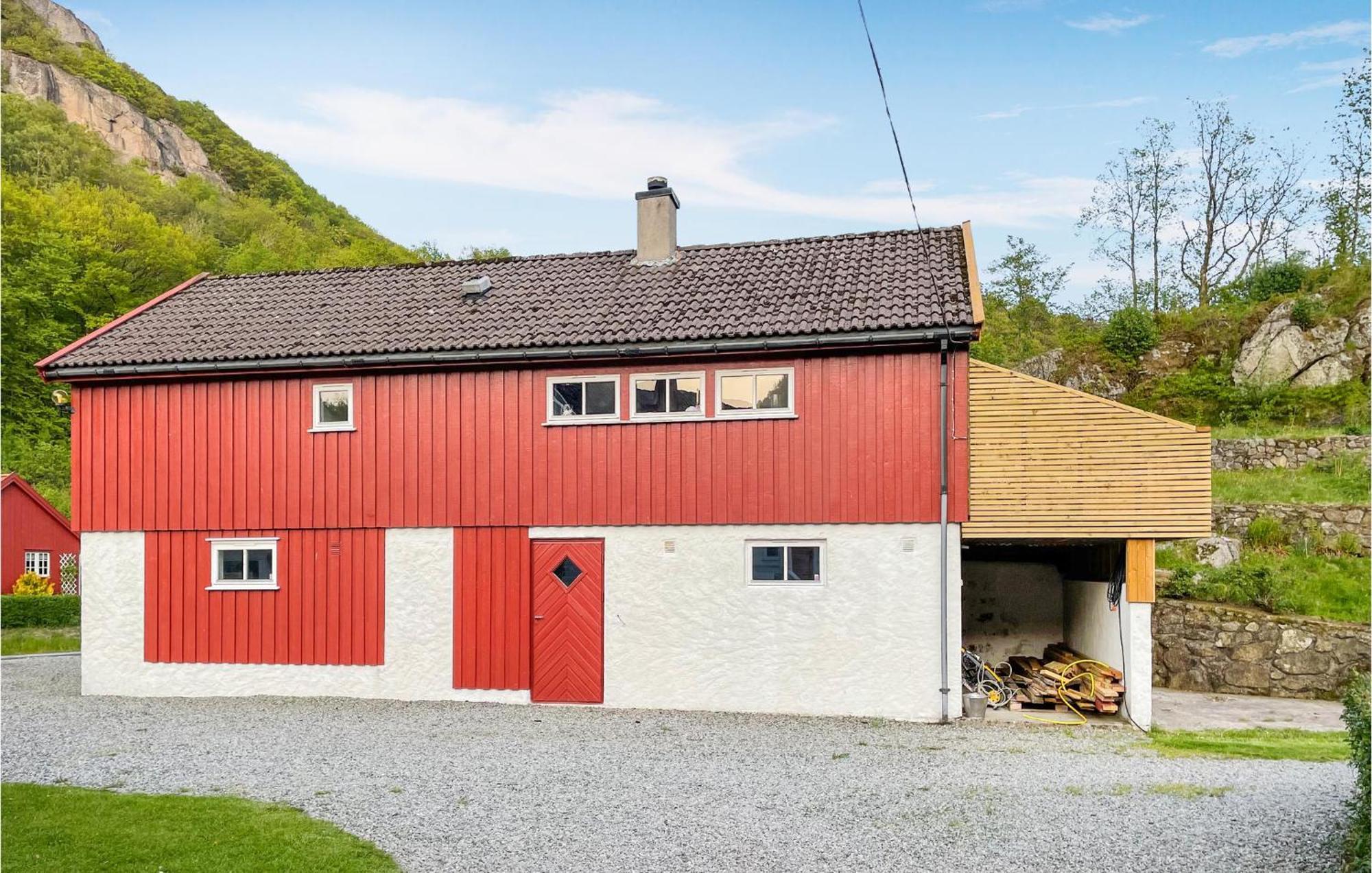 2 Bedroom Stunning Home In Lyngdal Eksteriør billede