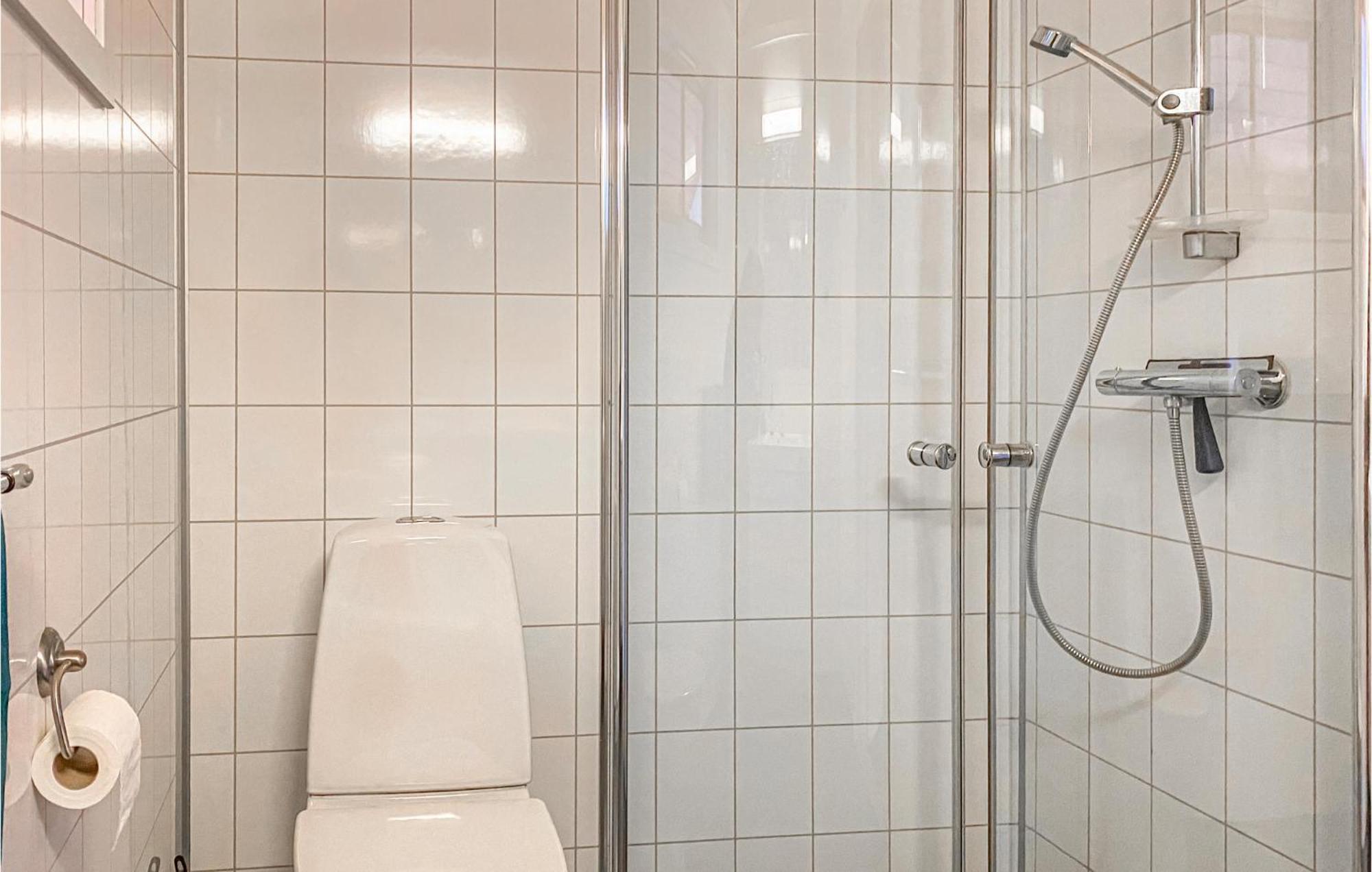 2 Bedroom Stunning Home In Lyngdal Eksteriør billede